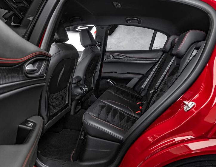 Alfa Romeo Stelvio 18