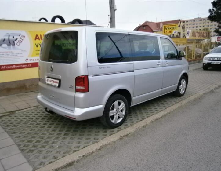 Volkswagen Multivan 5