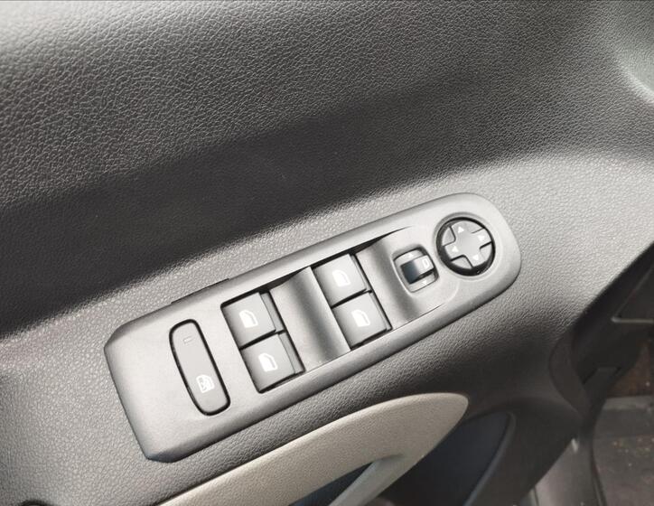Peugeot Rifter 14