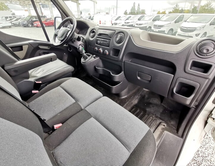 Renault Master 8
