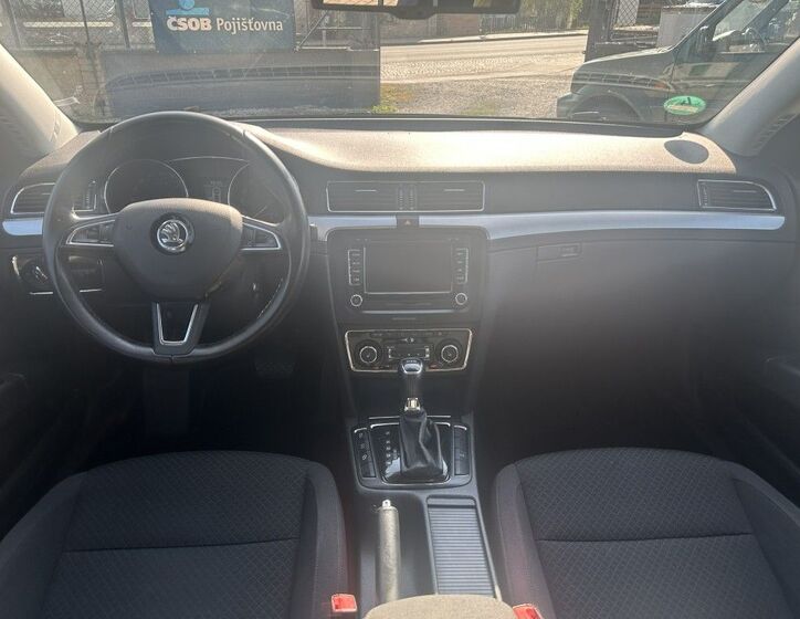 Škoda Superb 11