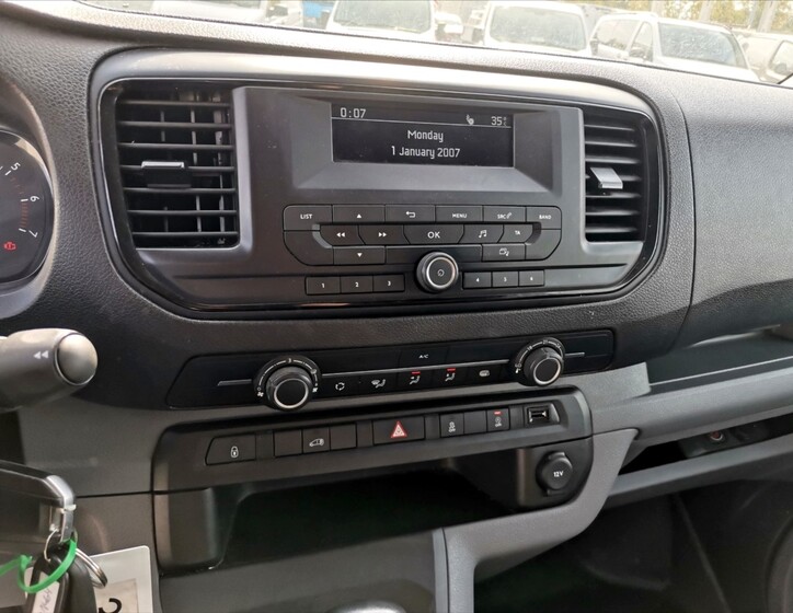 Toyota ProAce 9