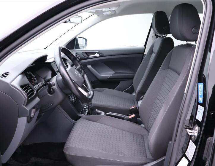 Volkswagen T-Cross 12