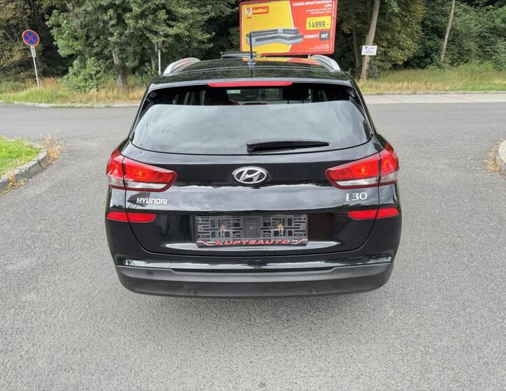 Hyundai i30 4