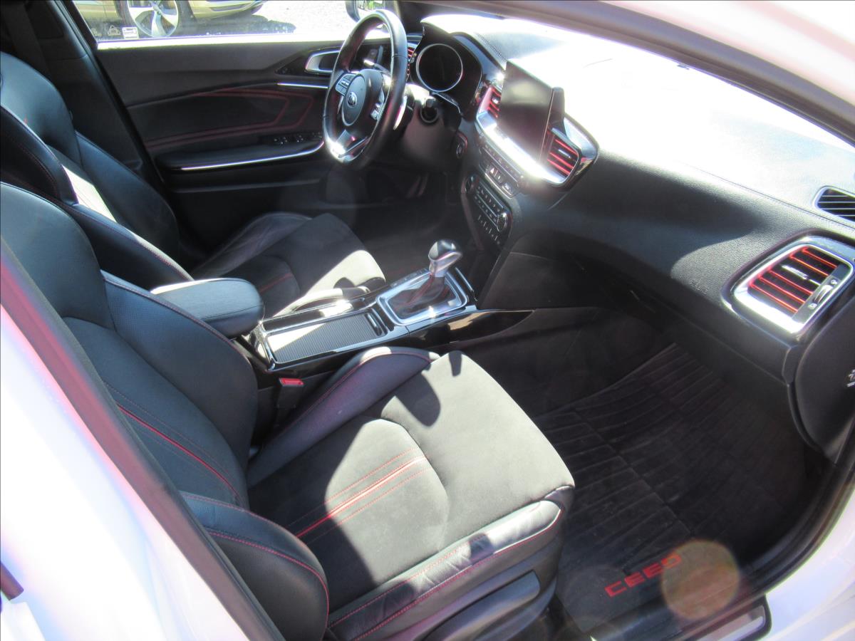 KIA ProCeed