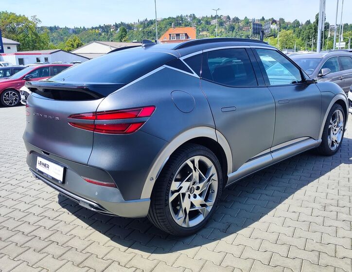 Hyundai Genesis 5
