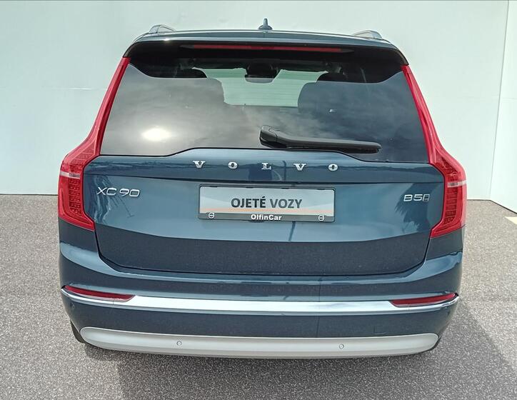 Volvo XC90 8