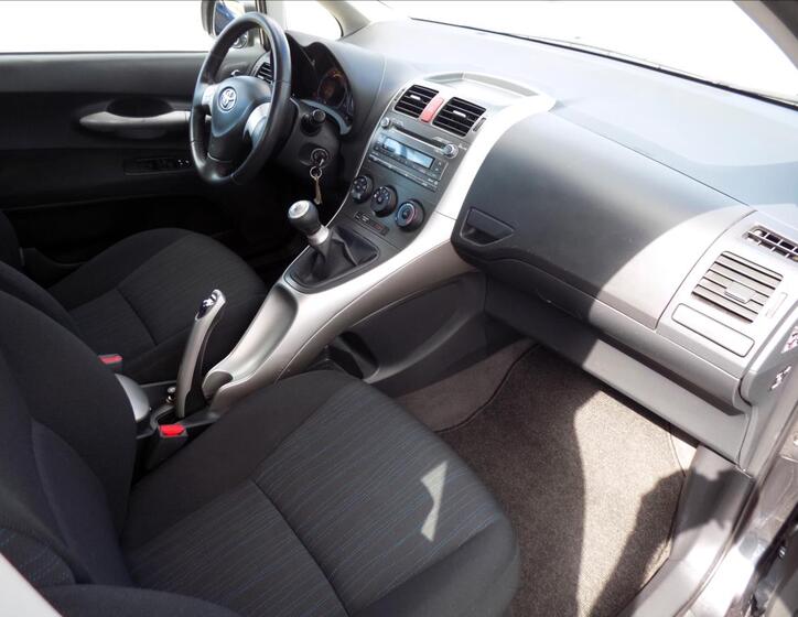 Toyota Auris 21