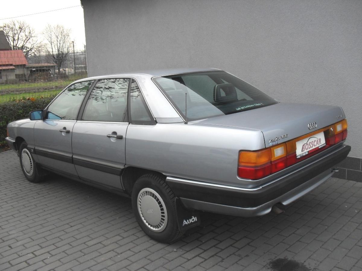 Audi 100