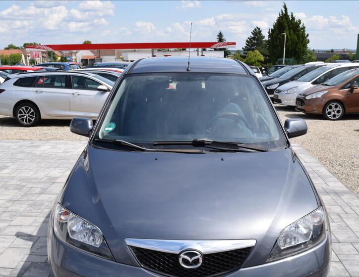 Mazda 2 3