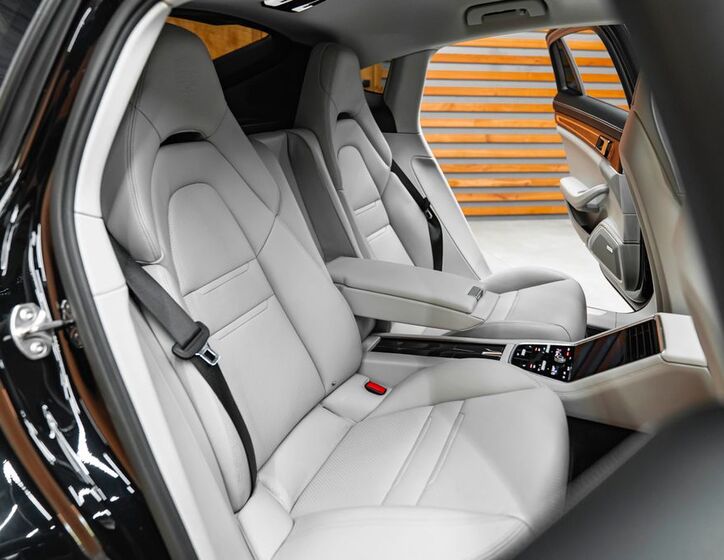 Porsche Panamera 28