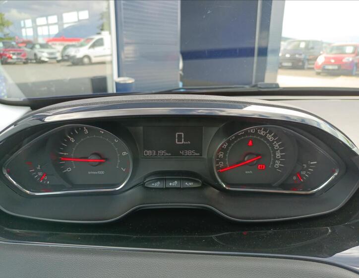 Peugeot 208 12