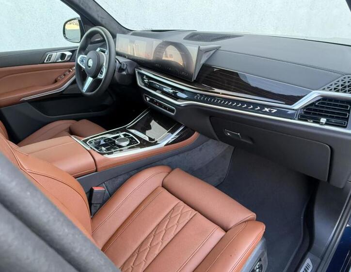 BMW X7 9