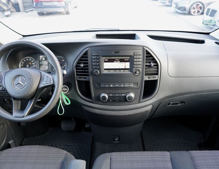 Mercedes-Benz Vito 21