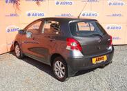 Toyota Yaris 5