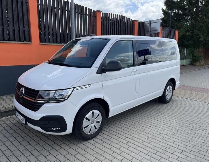 Volkswagen Caravelle 9