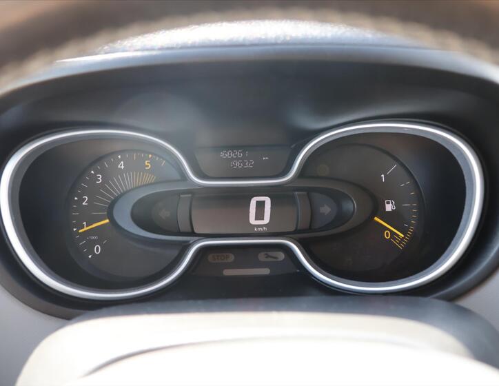 Renault Trafic 19