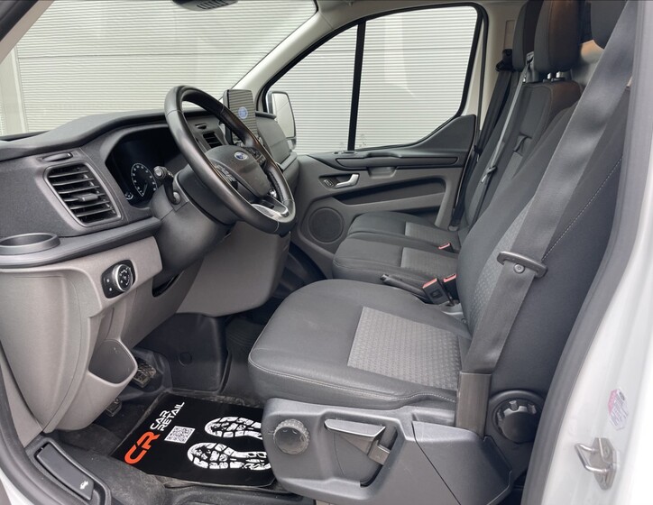 Ford Transit Custom 13