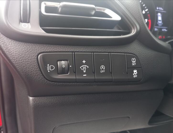 Hyundai i30 14