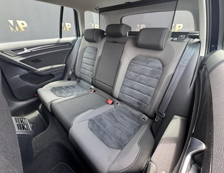 Volkswagen Golf 12