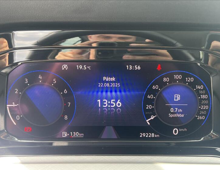 Volkswagen Golf 16