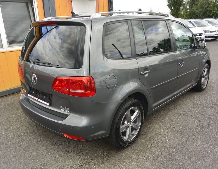 Volkswagen Touran 2