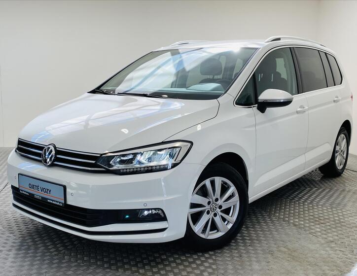 Volkswagen Touran 1
