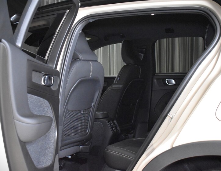Volvo EX40 16