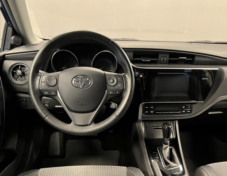 Toyota Auris 5
