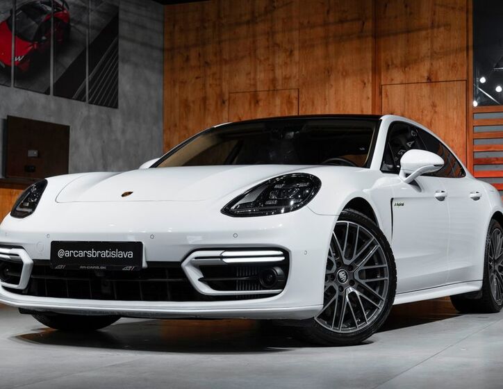 Porsche Panamera 4