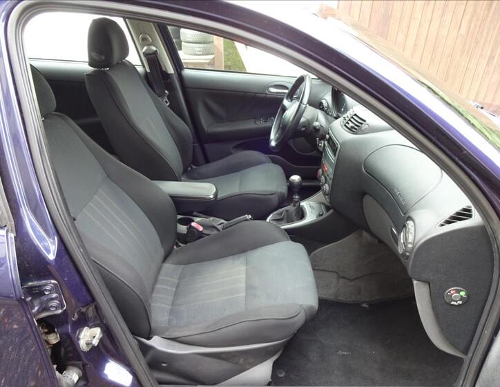 Alfa Romeo 147 27