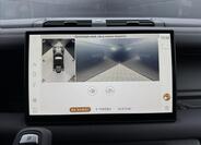 Land Rover Defender 20