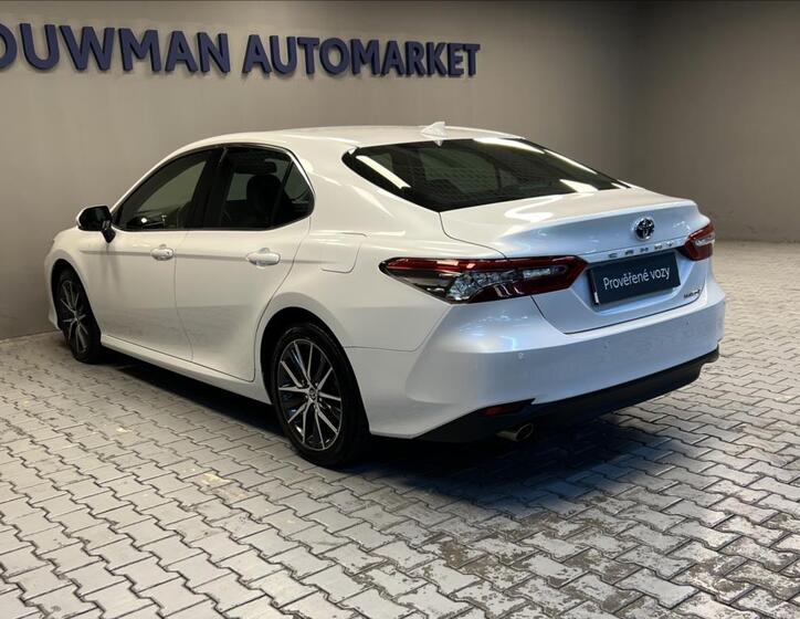 Toyota Camry 16