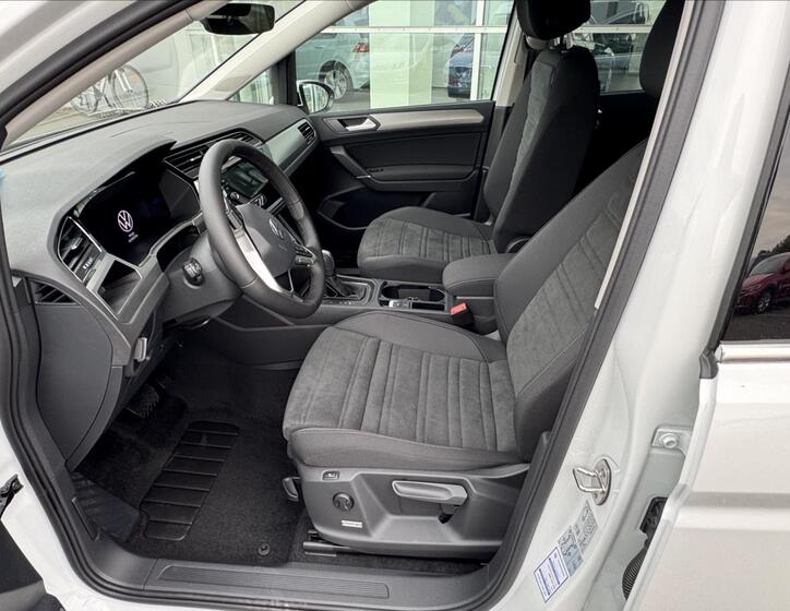 Volkswagen Touran 7