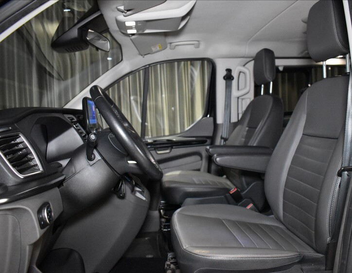 Ford Tourneo Custom 8