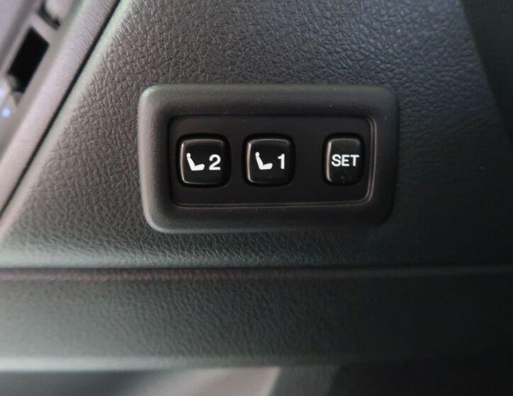 Toyota Land Cruiser 23