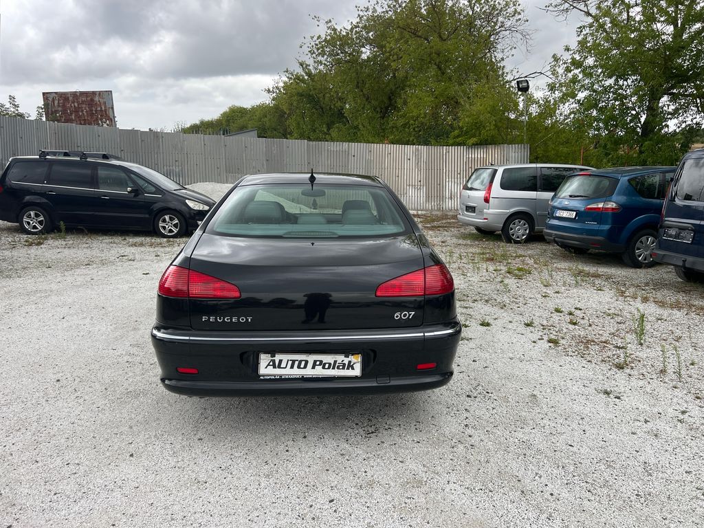Peugeot 607
