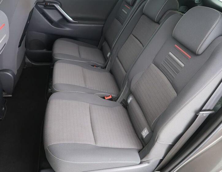 Toyota Verso 10