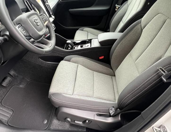 Volvo XC40 8