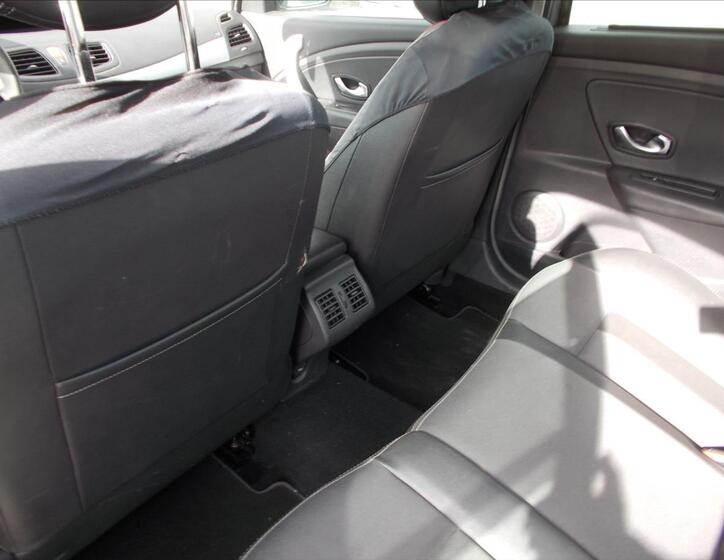 Renault Fluence 14