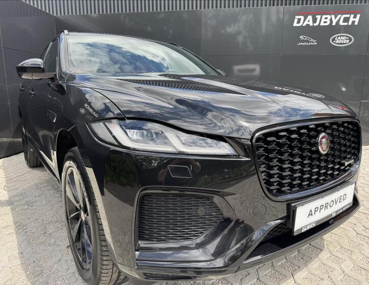 Jaguar F-Pace 17