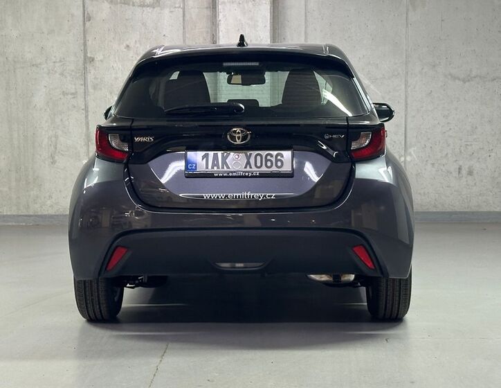 Toyota Yaris 6