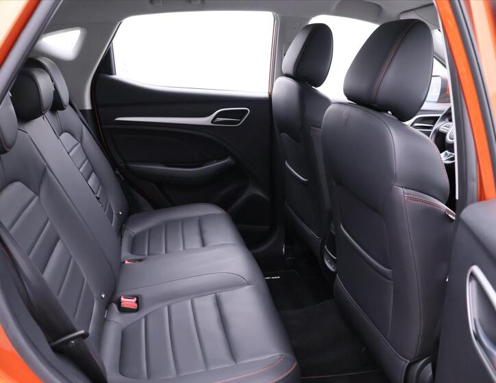 MG ZS 15