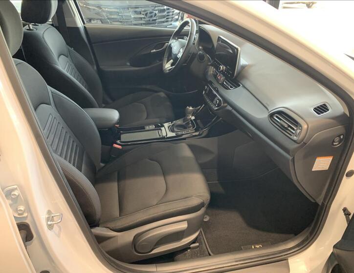 Hyundai i30 43