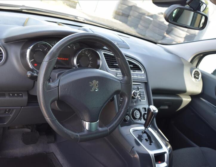 Peugeot 5008 16