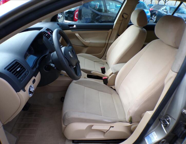 Volkswagen Golf 11