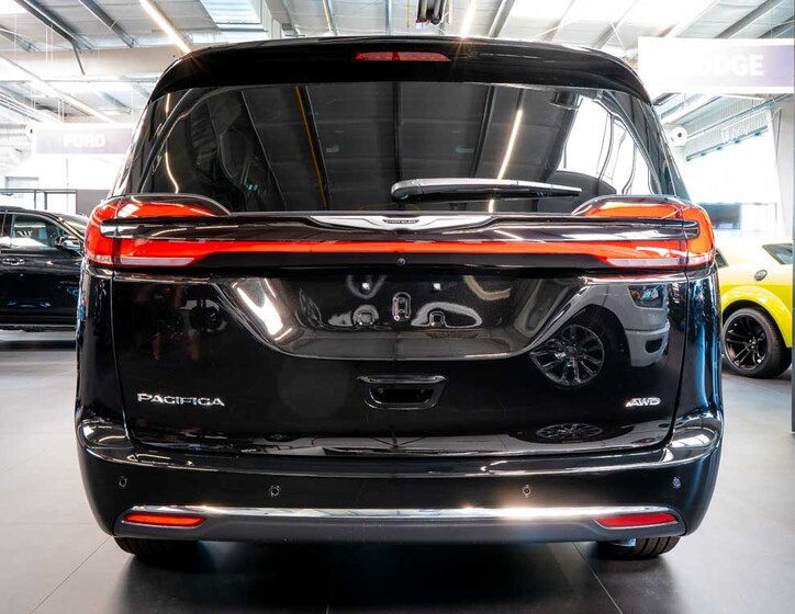 Chrysler Pacifica 4