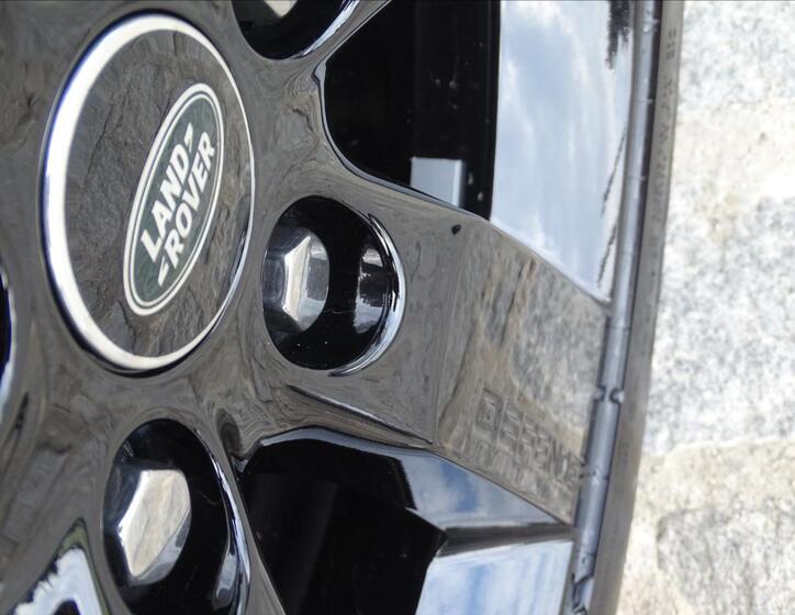 Land Rover Defender 54