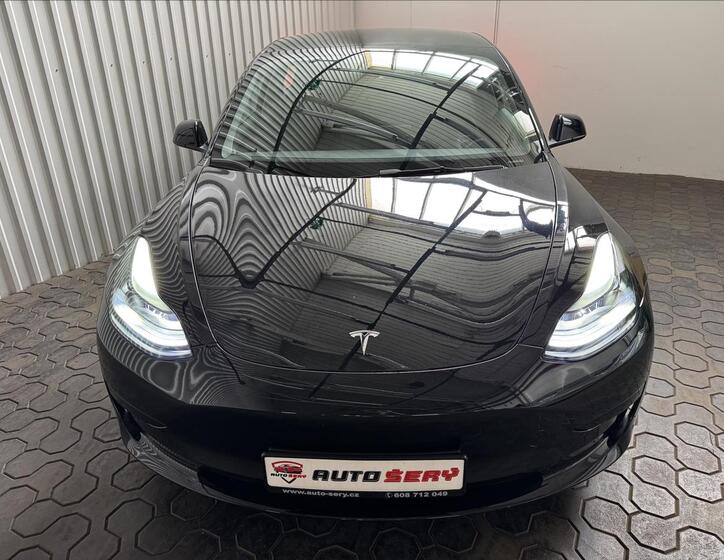 Tesla Model 3 13