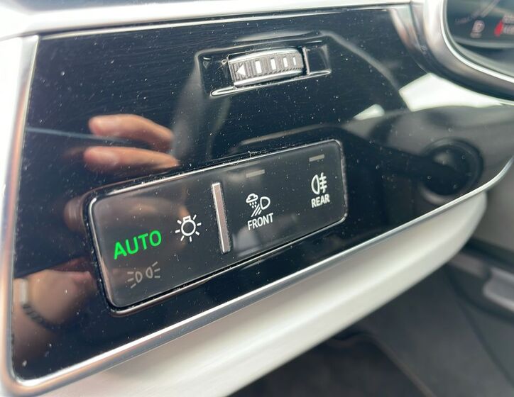 Audi Q8 21